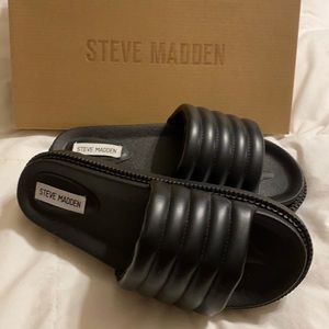 Women’s Steve Madden Slip-Ons- NIB